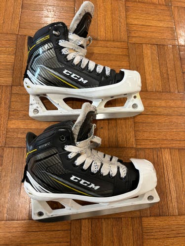 Junior Used CCM Tacks 9060 Hockey Goalie Skates Regular Width Size 3