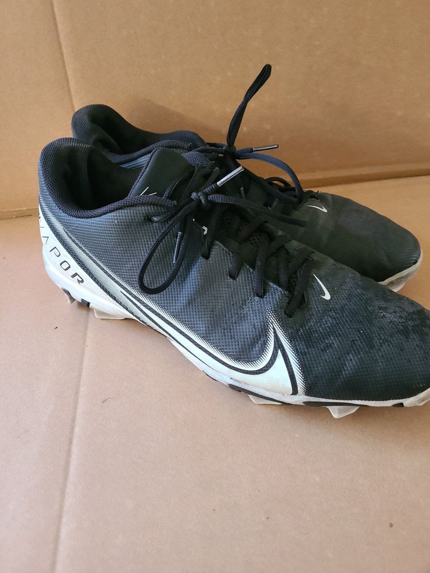 Men's Used Size 14 (Women's 15) Molded Cleats Nike Low Top