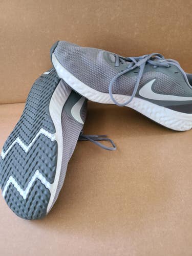 Gray Adult Men's New Size 13 (Women's 14) Nike Shoes