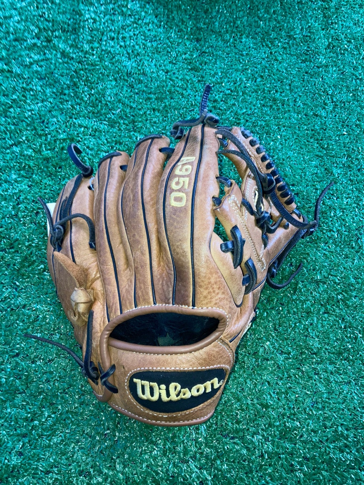 Used Wilson A950 Right Hand Throw Infield Baseball Glove 11.5"
