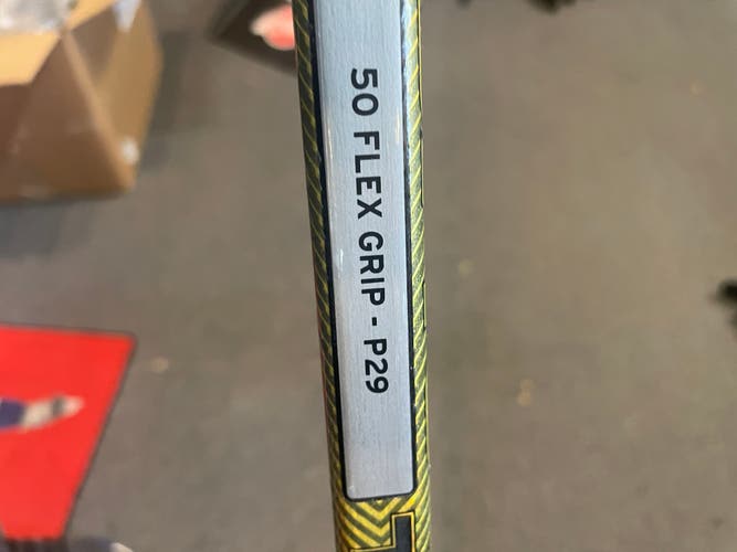 Junior Left Hand P29 Super Tacks AS-V Pro Hockey Stick