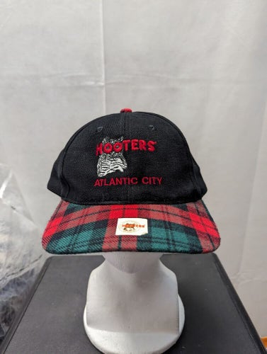 Vintage Hooters Atlantic City, NJ Snapback Hat