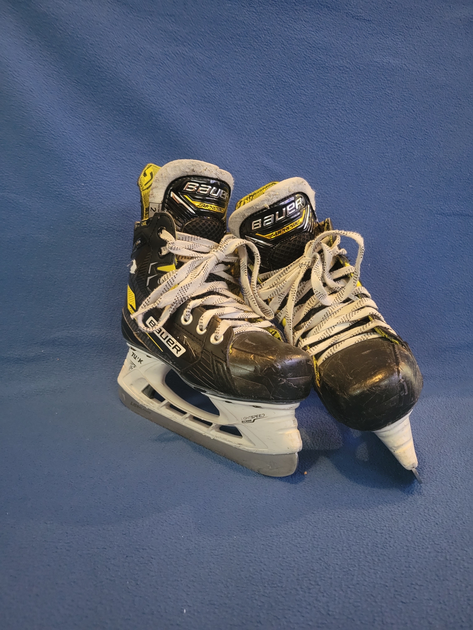 Junior Used Bauer Supreme M4 Hockey Skates Extra Wide Width Size 2
