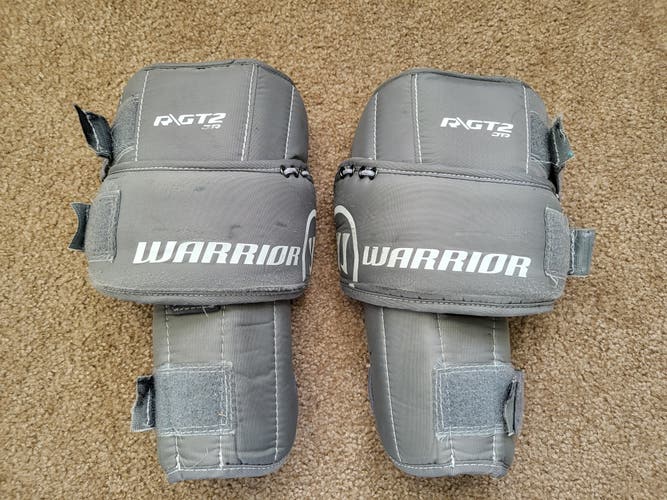 Warrior Ritual GT2 goalie knee pads Jr. Size
