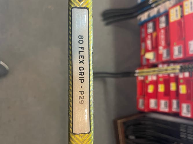New Senior Right Handed P29 Super Tacks AS-V Pro Hockey Stick Uncut 65.5"