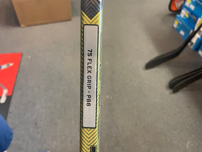 New Senior Right Handed P88 Super Tacks AS-V Pro Hockey Stick Uncut 65.5"