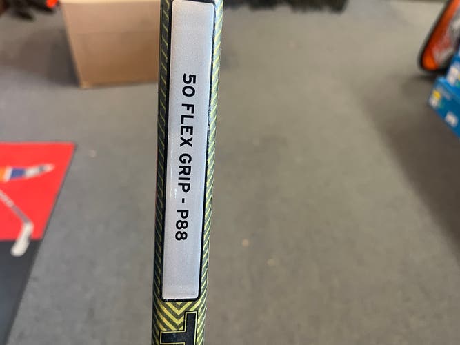 New Junior Right Handed P88 Super Tacks AS-V Pro Hockey Stick Uncut 59.25"