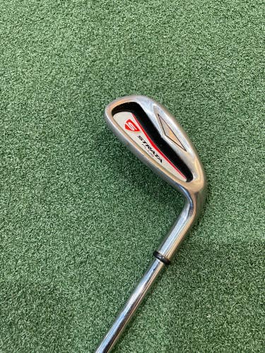 Used Women's Strata Right Handed Wedge