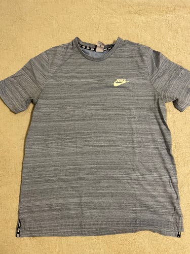 Nike Lifestyle T-Shirt men’s large