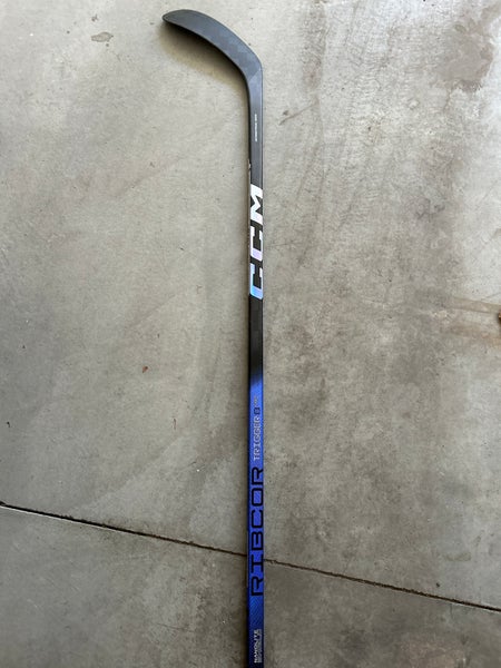 New Right Handed P28 Pro Stock RibCor Trigger 8 Pro Hockey Stick