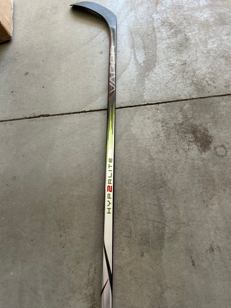 Senior Right Handed P28 Pro Stock Vapor Hyperlite Hockey Stick
