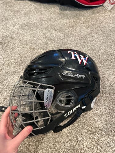 REAKT 95 Bauer Helmet Senior Size Medium
