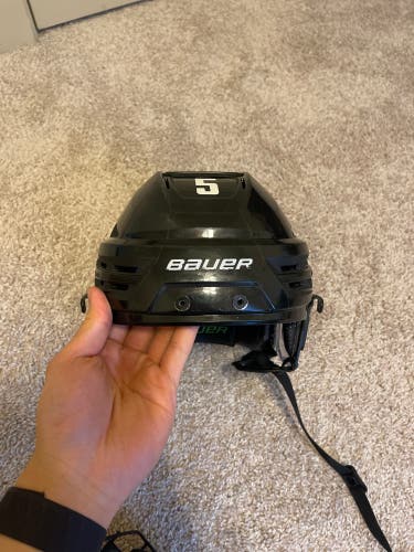 Used Large Bauer Re-Akt 85 Helmet