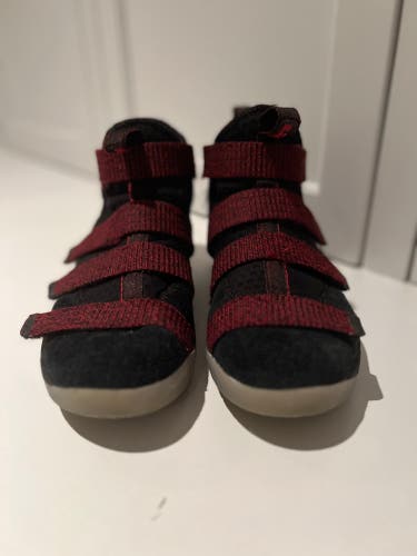 LeBron Zoom Soldier Youth Basketball Shoes