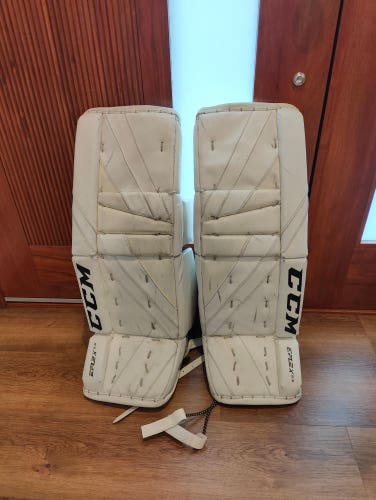 28" Used CCM Eflex 5.5 Goalie Leg Pads
