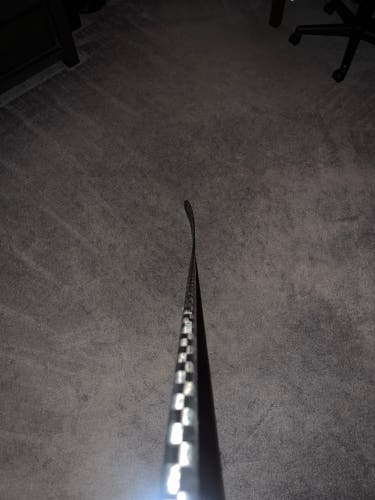 PRO Hockey Pro Mackinnon spec stick RH 65 flex