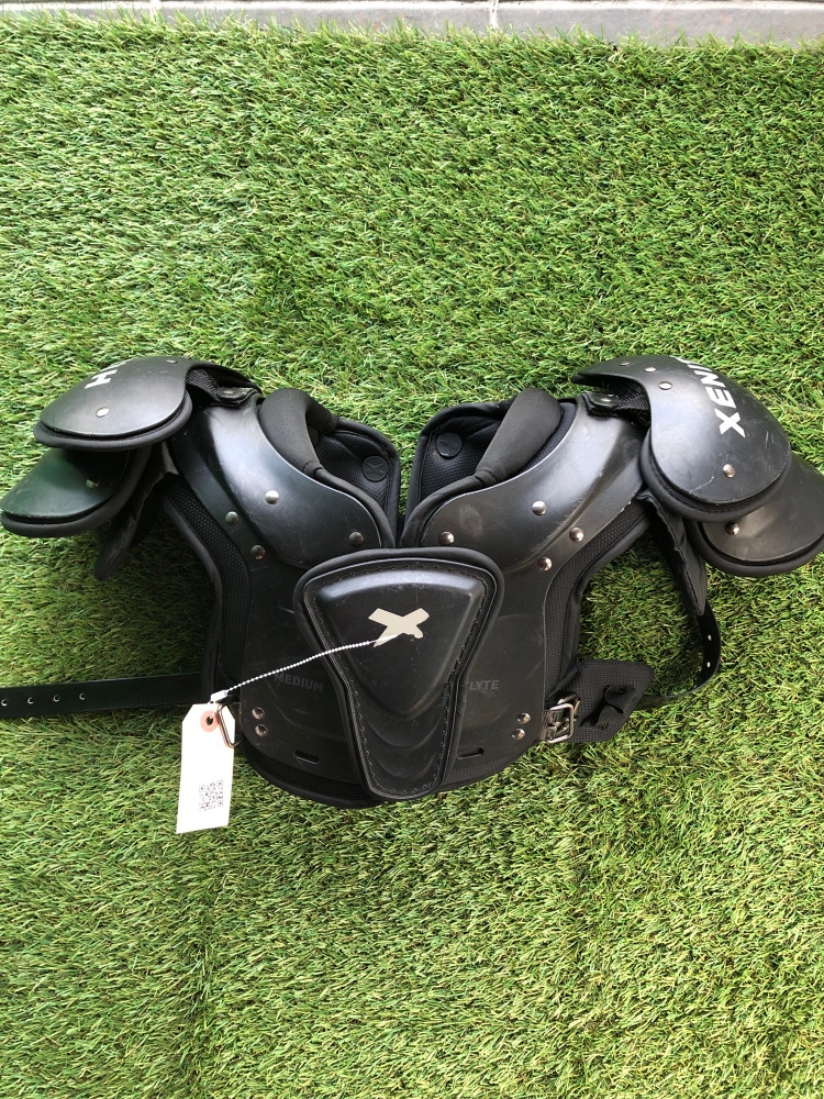 Used Medium Xenith Flyte Shoulder Pads