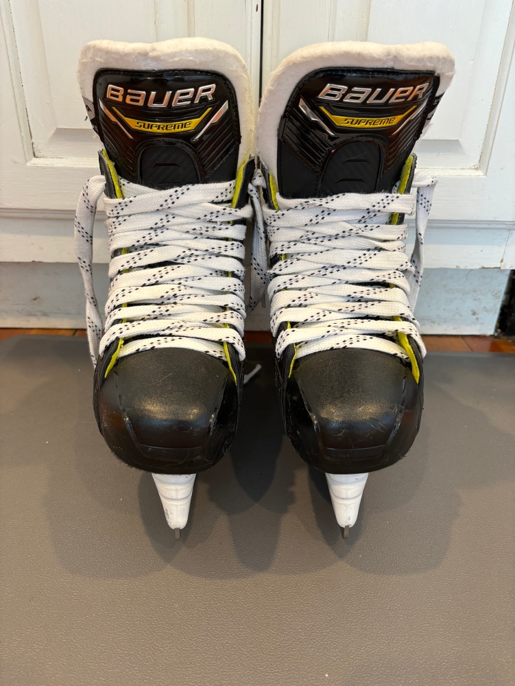 Intermediate Bauer Supreme M4 Hockey Skates (Size 6 Fit 3)