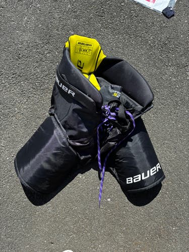 Used Senior Medium Bauer S27 hockey pants