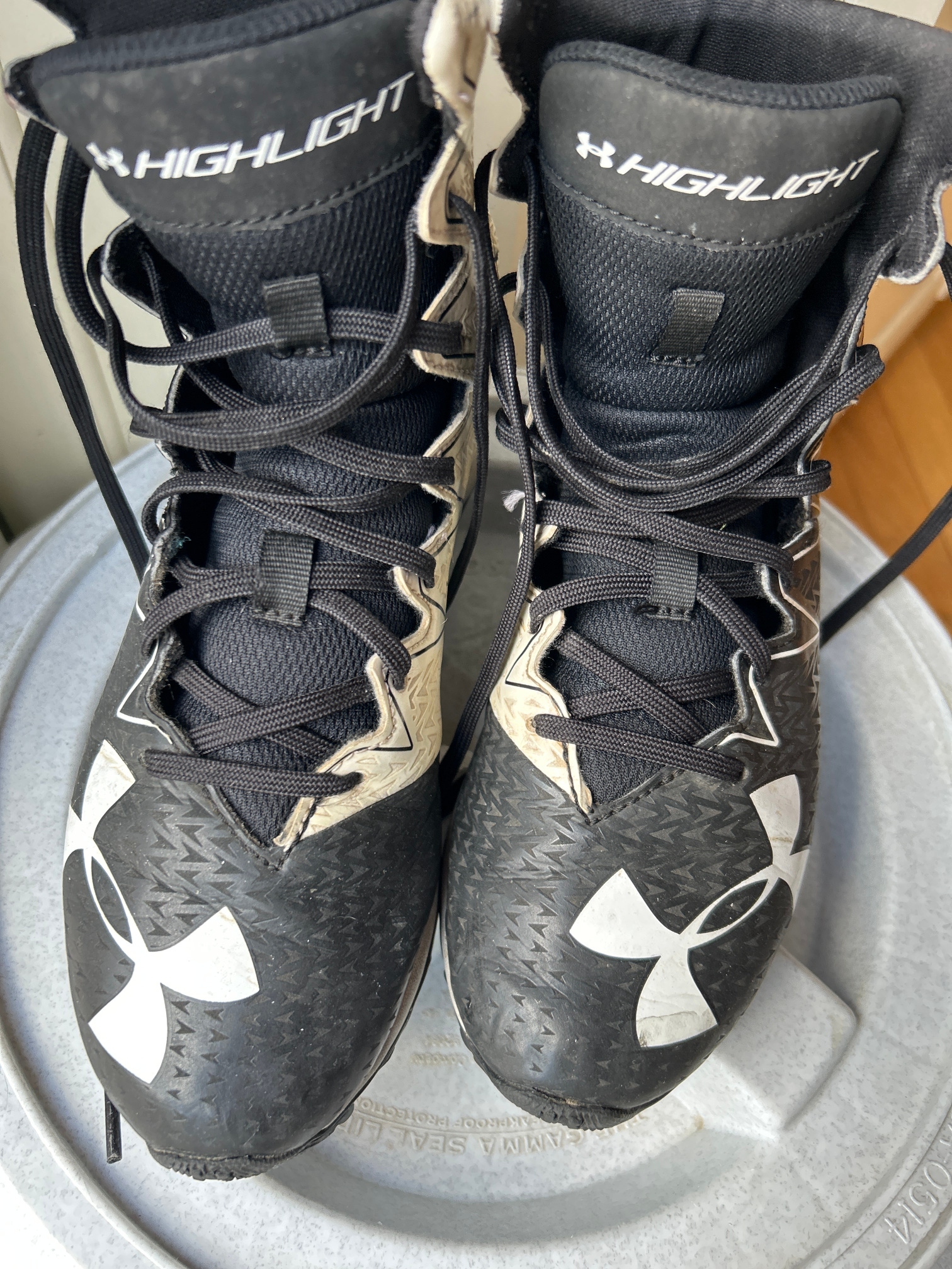 Black Youth Used Unisex Molded Cleats Under Armour High Top