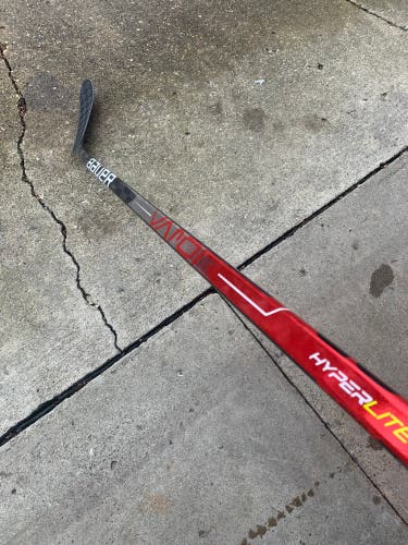Pro Stock Right Handed Bauer Vapor Hyperlite Hockey Stick P28 82 Flex