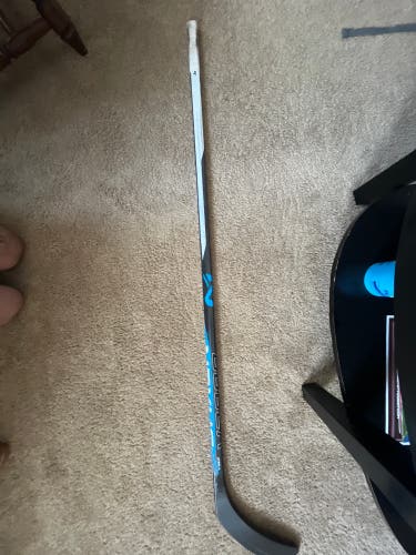 Senior Right Handed P92  Nexus E3 Hockey Stick