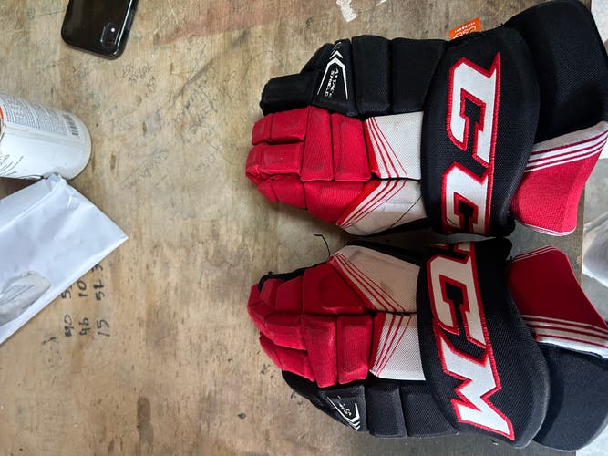 CCM 15"  Super Tacks Gloves