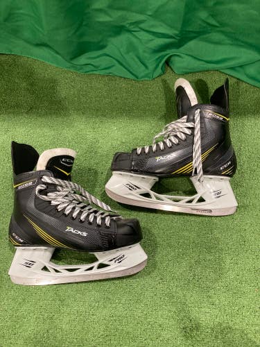Used Senior CCM Tacks 2052 Hockey Skates Regular Width 8