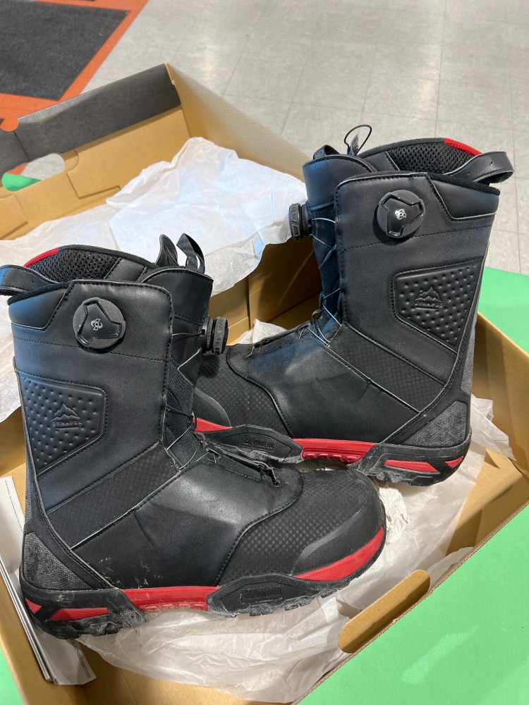 Used Salomon Synapse Snowboard Boots