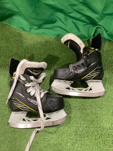 Used Youth CCM Tacks 2092 Hockey Skates Regular Width 8