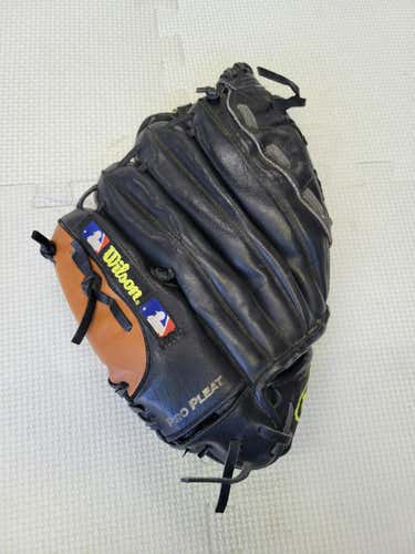 Used Wilson Ad Staff 10 1 2" Fielders Gloves