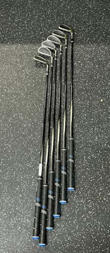 Used Cleveland 588 Altitude 6 Piece Regular Flex Graphite Shaft Men's Club Sets