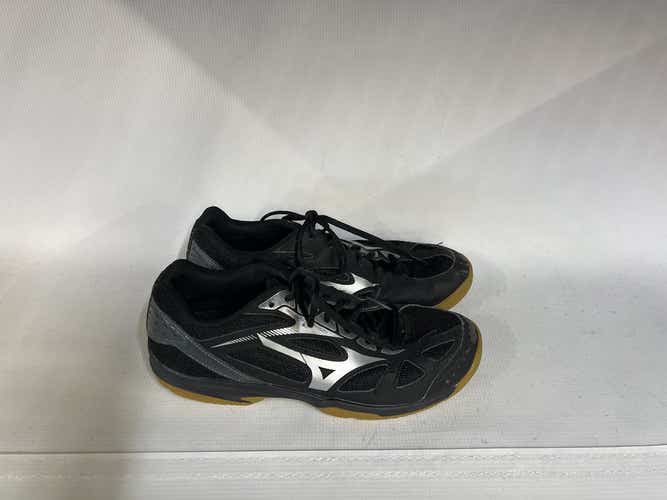 Used Asics Senior 9.5 Volleyball Shoes