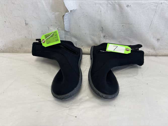 Used Henderson Size 7 Sm Wetsuit Dive Booties