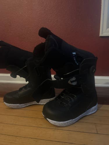 Used Size 8.0 (Women's 9.0) Ride Snowboard Boots