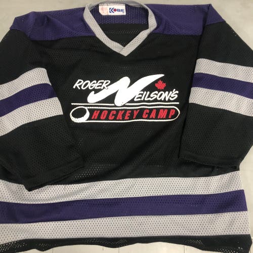 Roger Neilsons Hockey camp jersey