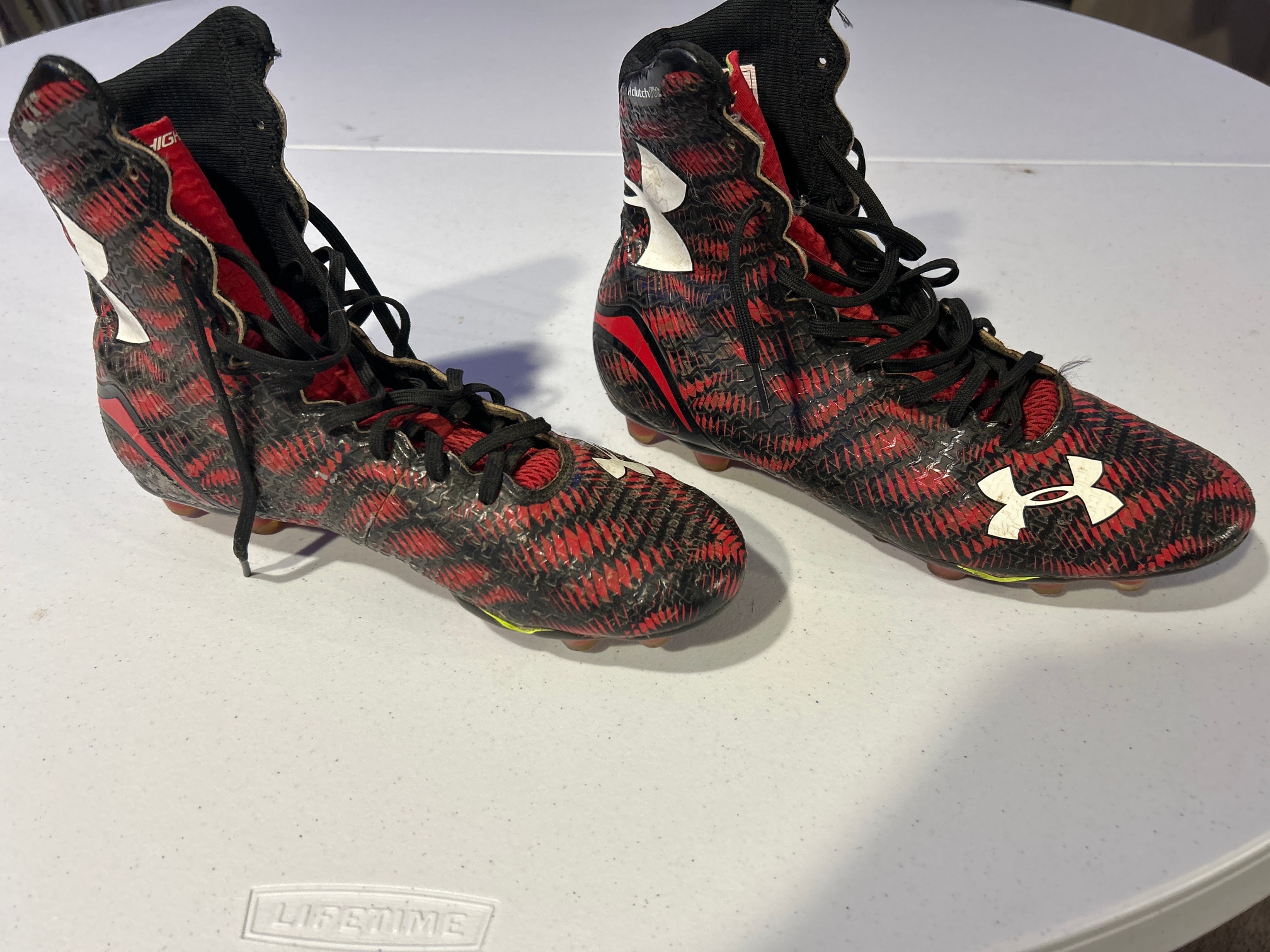 Red Men's Size 9.5 (Women's 10.5) Molded Cleats Under Armour Cleats