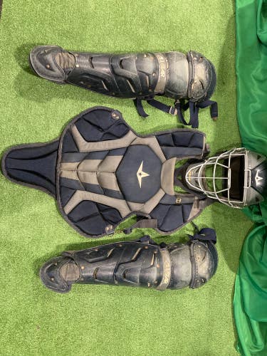 Used Intermediate Navy Blue NOCSAE Certified All Star System 7 Axis Catcher's Set