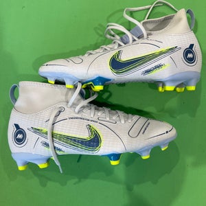 Used Youth 6Y Nike Mercurial Superfly 8 Academy Cleats