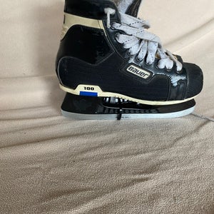 Intermediate Used Bauer Supreme Classic Hockey Skates Size 4.5