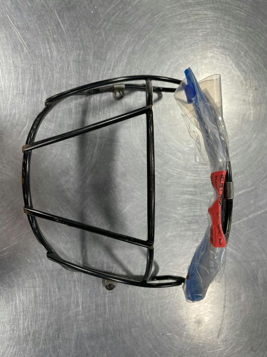 Used Helmet Mask One Size Standard Baseball & Softball Helmets