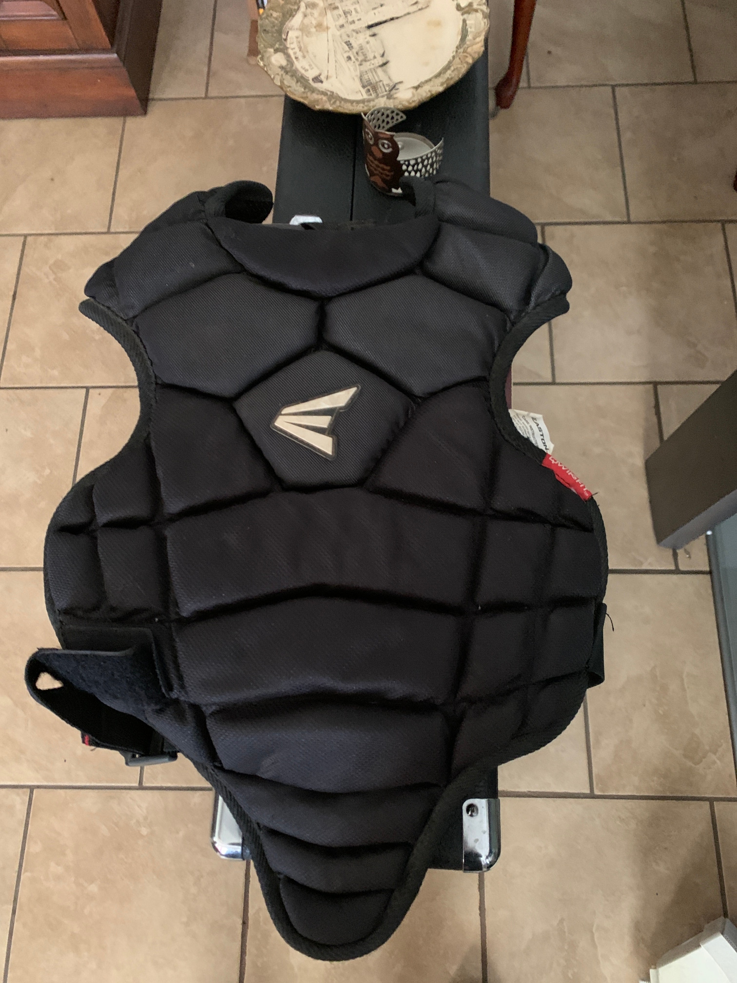 Used Easton QWIK FIT Catchers Chest Protector