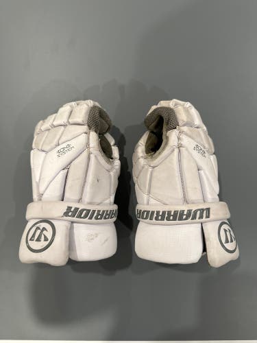 Used  Warrior Small Evo Lacrosse Gloves