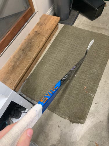 Senior Left Hand P28 Nexus Sync Hockey Stick