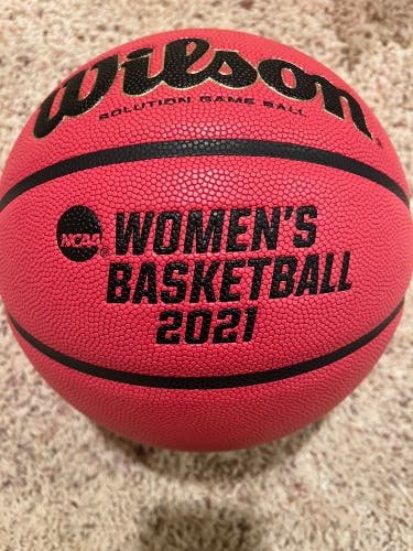 Wilson NCAA-Caitlin Clark-Solutions Indoor Game Basketball-New-Sz 6- 28.5 - WBB 2021 Logo