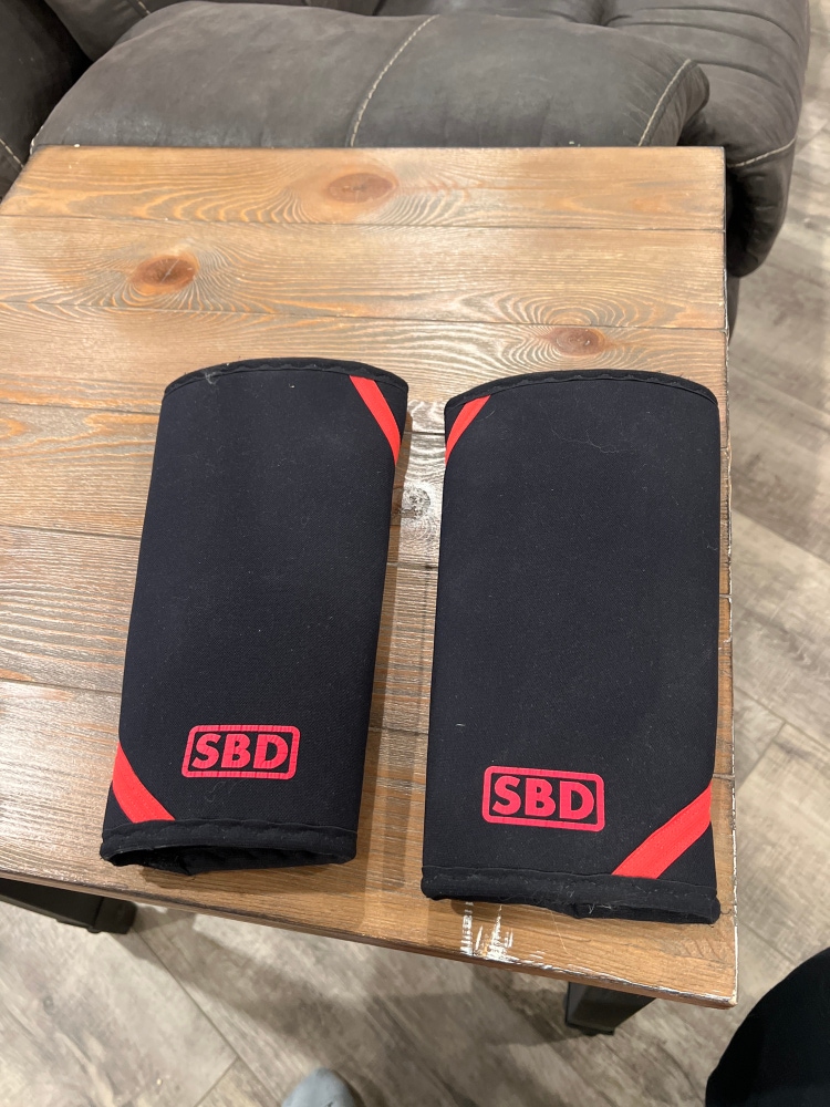 SBD size small knee sleeves