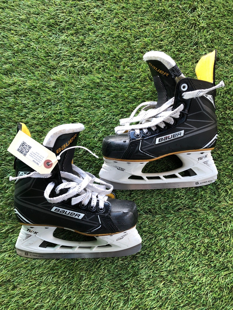 Used Bauer Supreme S160 Hockey Skates Regular Width Size 2.0 - Junior