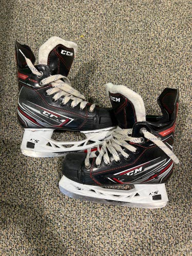 Used Junior CCM JetSpeed XTra Pro Hockey Skates Regular Width Size 1.5