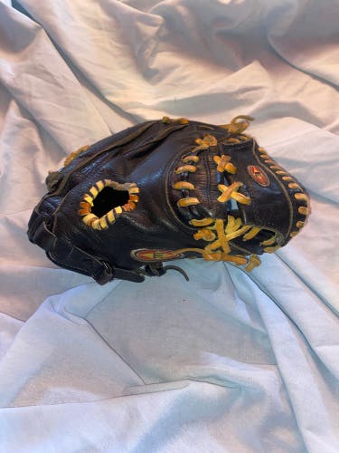 Used Right Hand Throw Easton Catchers Youth Glove Mitt