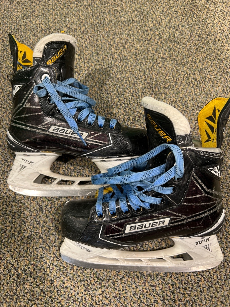 Used Junior Bauer Supreme S190 Hockey Skates Regular Width Size 2